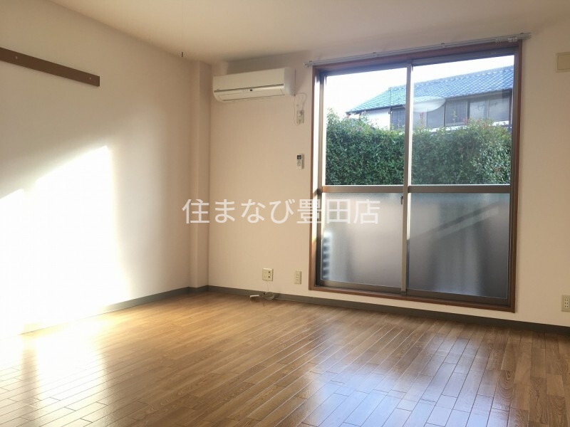 居室・リビング　同型別部屋写真