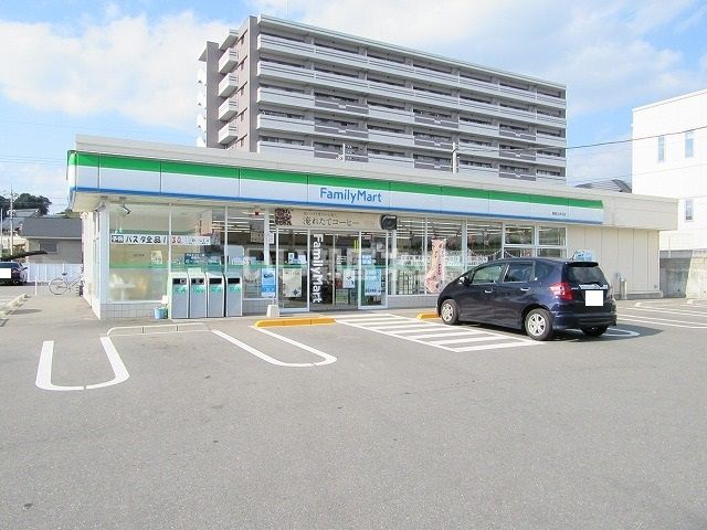 コンビニ　ファミリーマート久米北店（コンビニ）まで599m