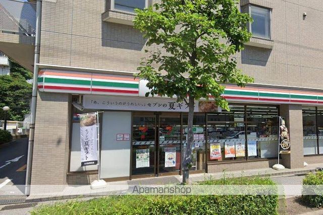 コンビニ　セブンイレブン（コンビニ）まで751m