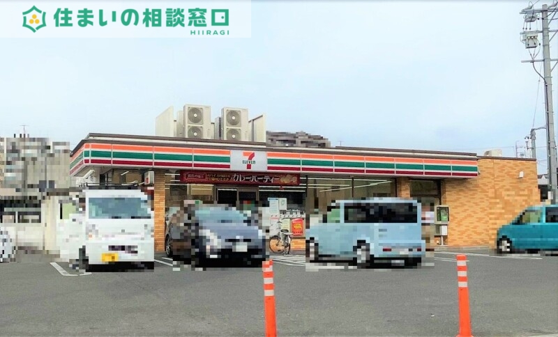 コンビニ　セブンイレブン岡崎上六名店（コンビニ）まで450m