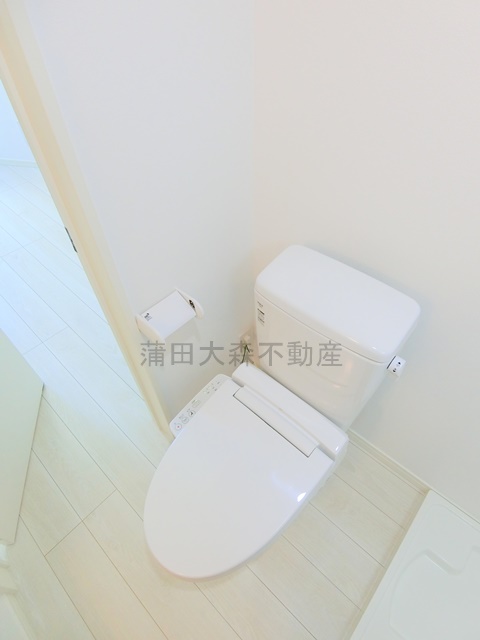 トイレ　温水洗浄便座付きのトイレ
