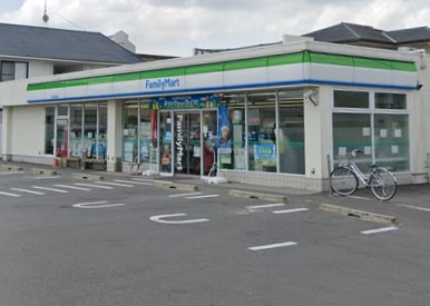 コンビニ　ファミリーマート 一宮東五城店（コンビニ）まで653m
