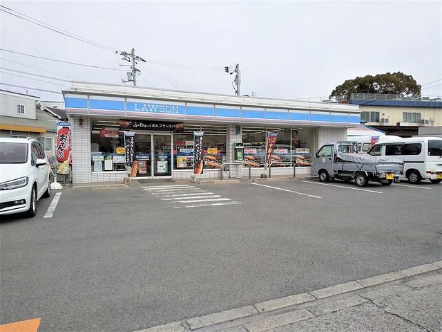 コンビニ　ローソン　松山新田学園前店（コンビニ）まで90m