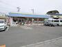 コンビニ　ローソン　松山新田学園前店（コンビニ）まで90m
