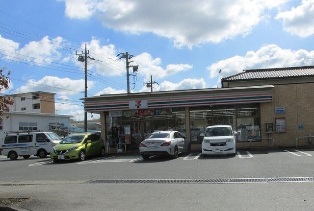 コンビニ　セブンイレブン日産前店（コンビニ）まで850m