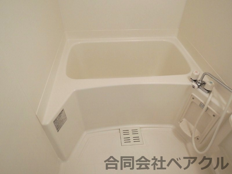 バス・シャワールーム　落ち着いた空間のお風呂です