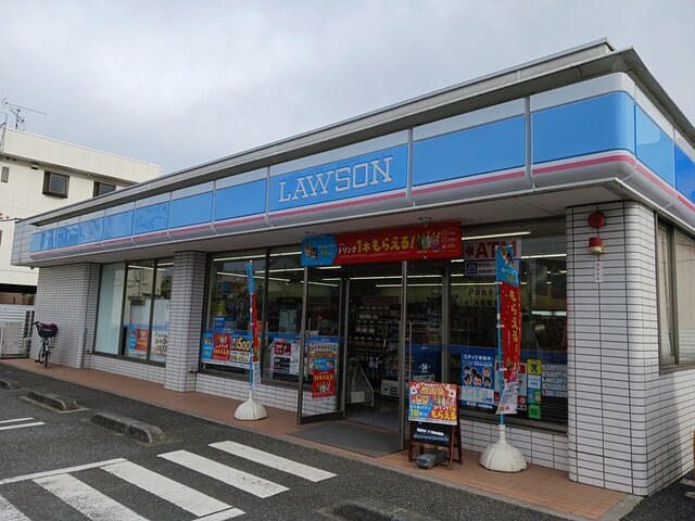 コンビニ　ローソン川口戸塚鋏町店（コンビニ）まで667m