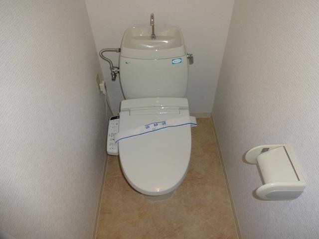 トイレ　お尻にやさしい温水洗浄便座です