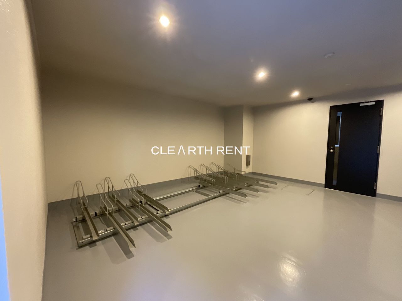 その他　屋内駐輪場