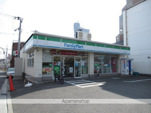 コンビニ　ファミリーマート（コンビニ）まで602m