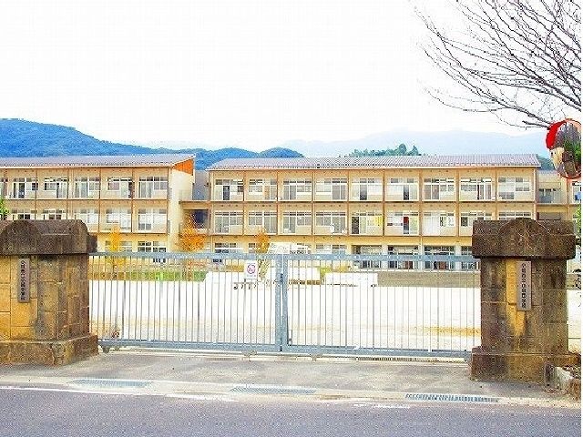 小学校　小城小学校（小学校）まで1300m