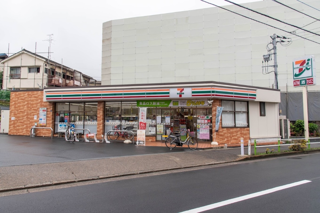 コンビニ　セブンイレブン 板橋赤塚1丁目店（コンビニ）まで338m