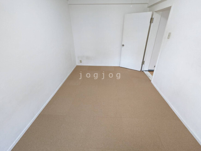 その他部屋・スペース　壁が多く使いやすい洋室です。