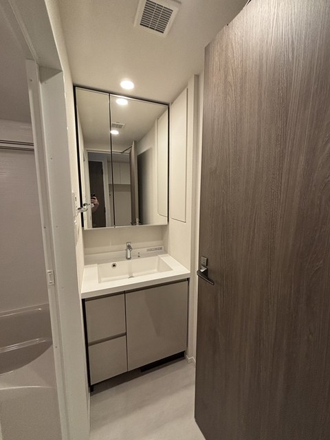 洗面設備　※写真は同タイプ住戸です。