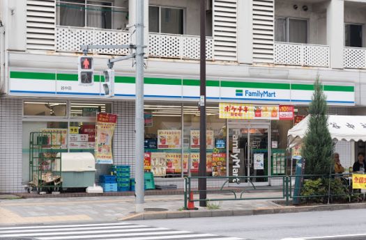コンビニ　ファミリーマート 谷中店（コンビニ）まで200m