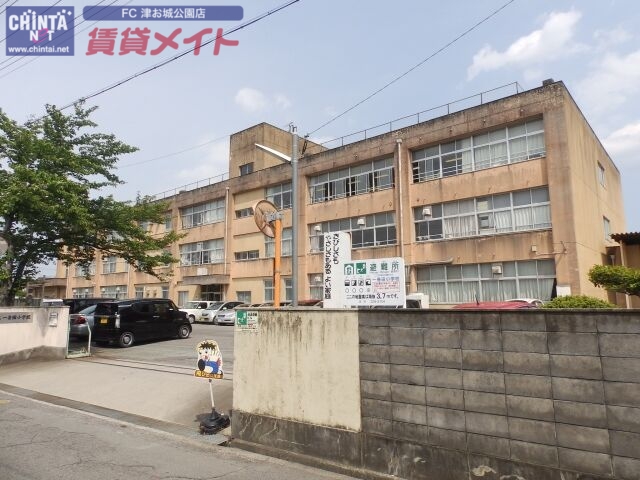 小学校　津市立一身田小学校（小学校）まで2037m