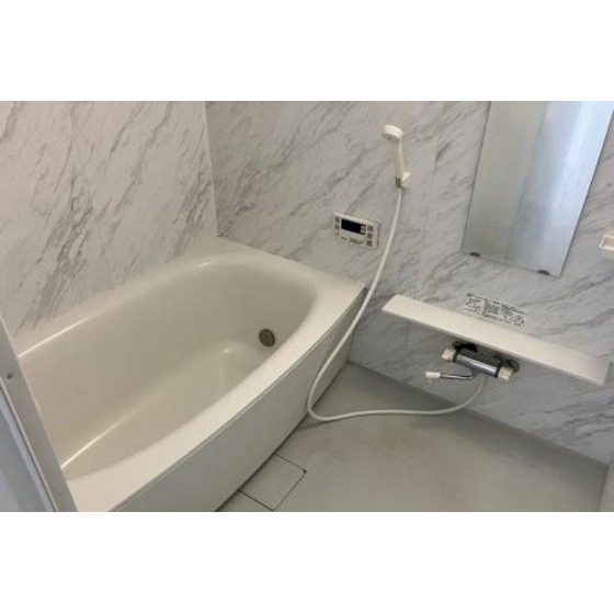 バス・シャワールーム　別部屋の写真です。