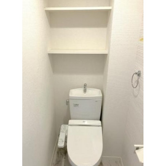 トイレ　別部屋の写真です。