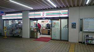 コンビニ　セブンイレブンＪＲ塚本駅西店（コンビニ）まで102m