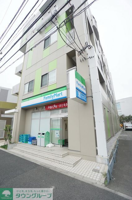 コンビニ　ファミリーマート都筑ふれあいの丘駅前店（コンビニ）まで150m