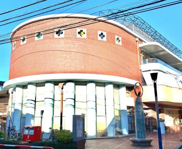 幼稚園・保育園　新宿区立柏木幼稚園（幼稚園・保育園）まで330m