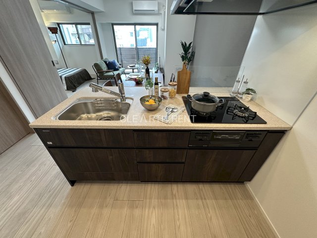 キッチン　【モデルルーム】同タイプ別住戸写真となります。現況と異なる場