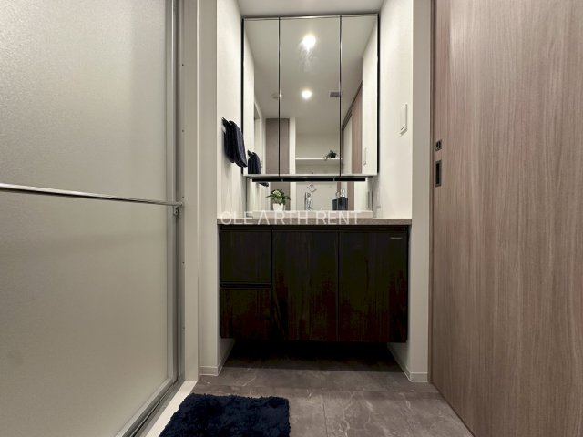 洗面設備　【モデルルーム】同タイプ別住戸写真となります。現況と異なる場