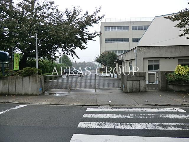 小学校　横浜市立浦島小学校（小学校）まで608m