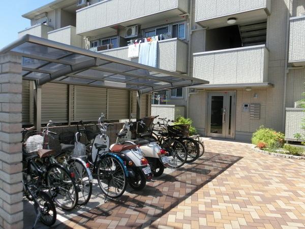 その他共有部分　屋根付き自転車置き場！