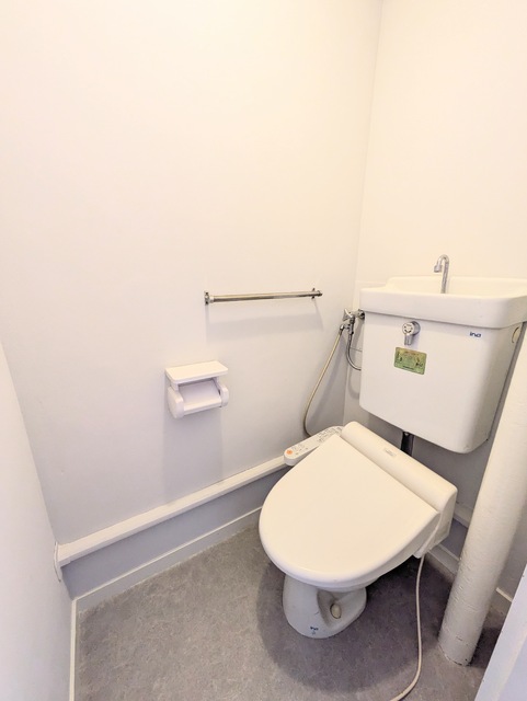 トイレ　★トイレは嬉しい洗浄機能付き便座です♪★