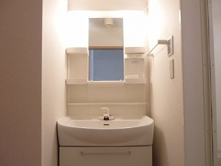 洗面設備　忙しい朝には欠かせない洗面所です