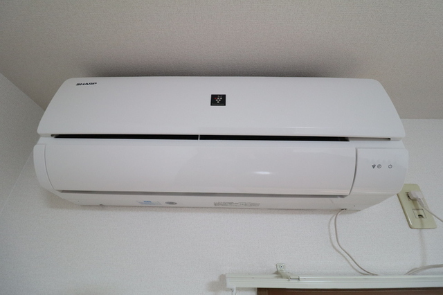 その他設備　備え付けエアコン