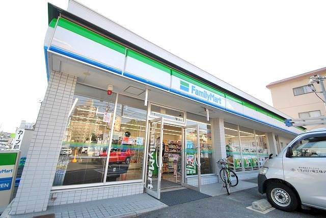 コンビニ　ファミリーマート　緑井3丁目店（コンビニ）まで285m