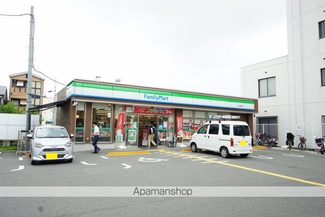 コンビニ　ファミリーマート（コンビニ）まで247m