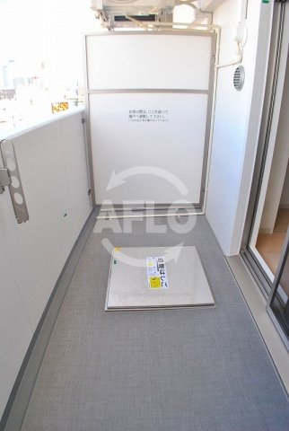 バルコニー　ラシュレエグゼ本町　バルコニー