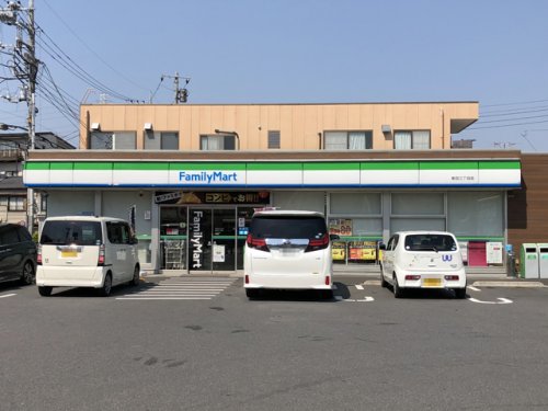 コンビニ　ファミリーマート 新田三丁目店（コンビニ）まで164m
