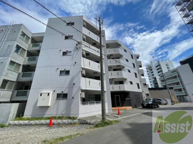 建物外観　札幌市東区北７条東「ＣＲＥＤＩＢＬＥ」