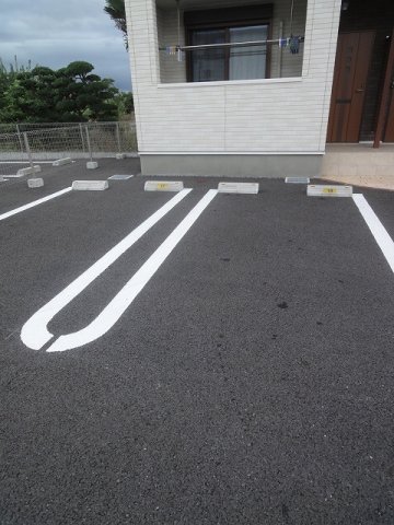 駐車場　駐車場完備です