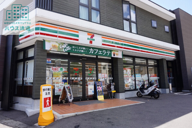 コンビニ　セブンイレブン長崎千歳町店（コンビニ）まで130m