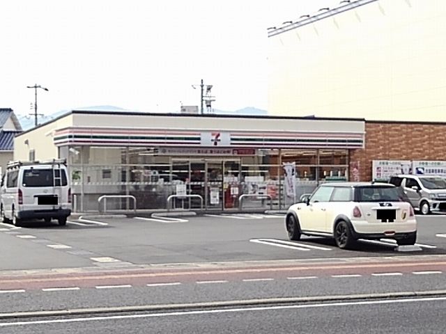 コンビニ　セブンイレブン福山王子町店（コンビニ）まで700m