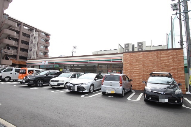 コンビニ　セブン-イレブン 名古屋上社４丁目店（コンビニ）まで300m