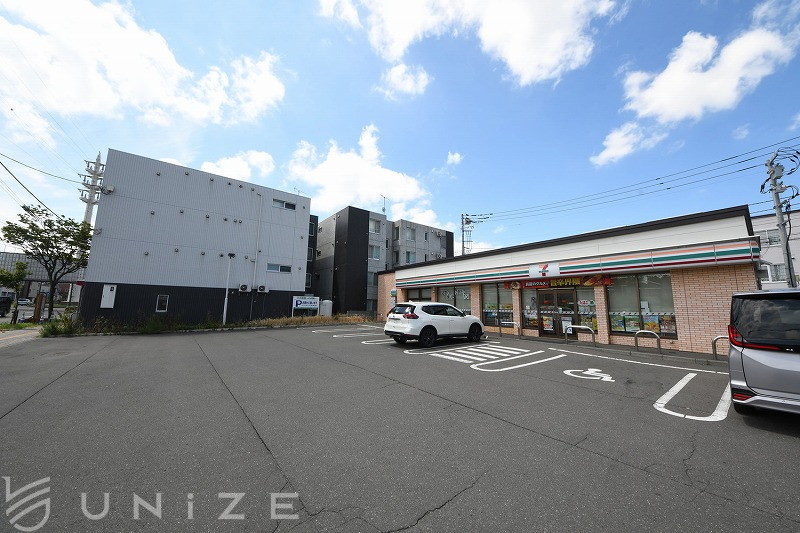 コンビニ　セブンイレブン札幌美園10条店（コンビニ）まで80m
