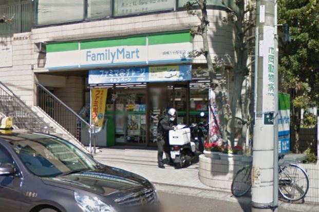 コンビニ　ファミリーマート梶ケ谷店（コンビニ）まで377m