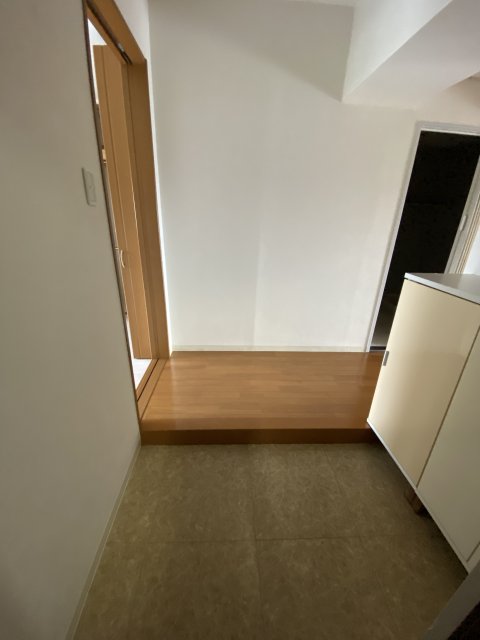 シャルマンコーポ伊丹 2号棟の玄関写真