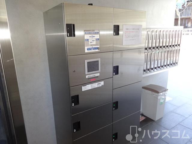 ロビー　便利な宅配ＢＯＸ完備です◎