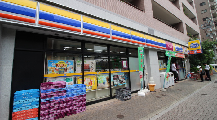 コンビニ　物件（コンビニ）まで450m