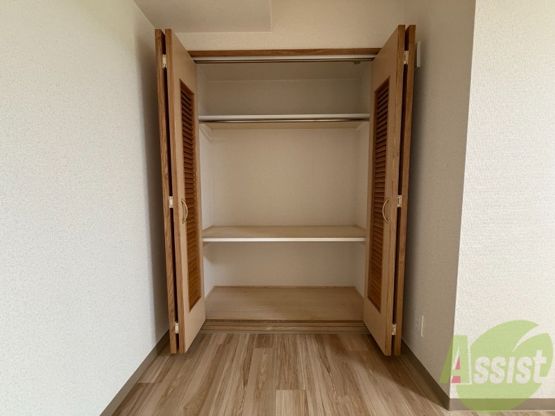 収納　寝室の収納です。部屋がすっきり片付きます。