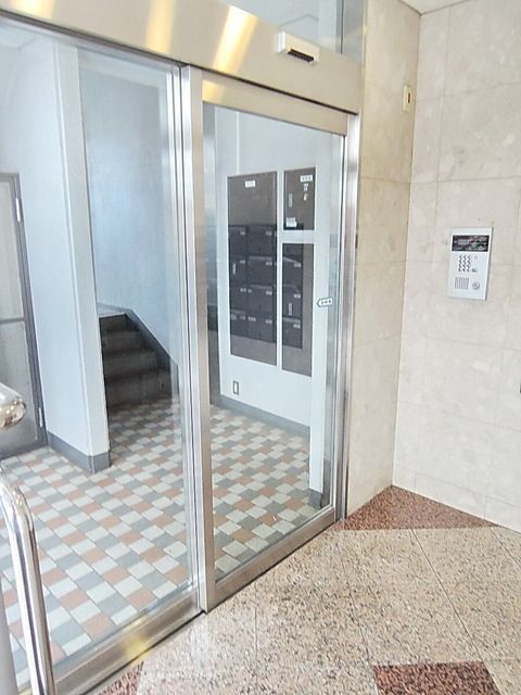エントランス　★お問い合わせはタウンハウジングまで★