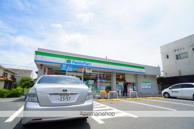 コンビニ　ファミリーマート　精華光台店（コンビニ）まで674m