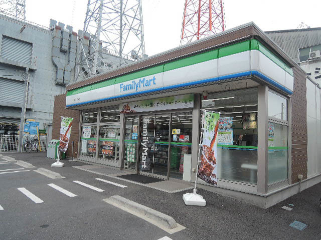 コンビニ　ファミリーマート駒岡一丁目店（コンビニ）まで926m